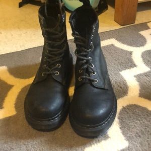 Size 8 Doc Martens (authentic) lightly used